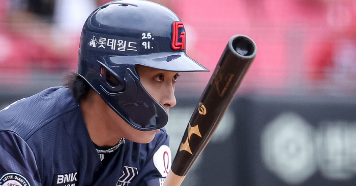 ‘마황’ 황성빈, 4출루 맹활약…그를 깨운 박승욱의 메시지 “모두가 각자 팀의 주장” [SS광주in]