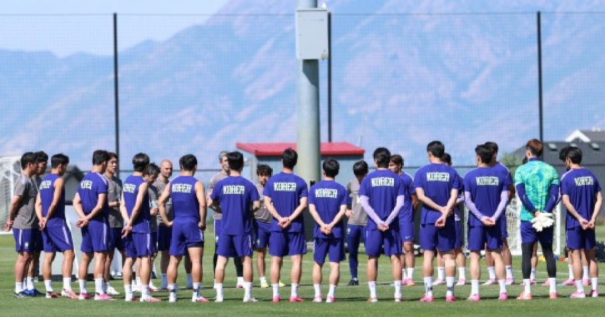 이강인 우승 메달 품고 합류...홍명보호, 26인 태극전사 완전체 첫 훈련