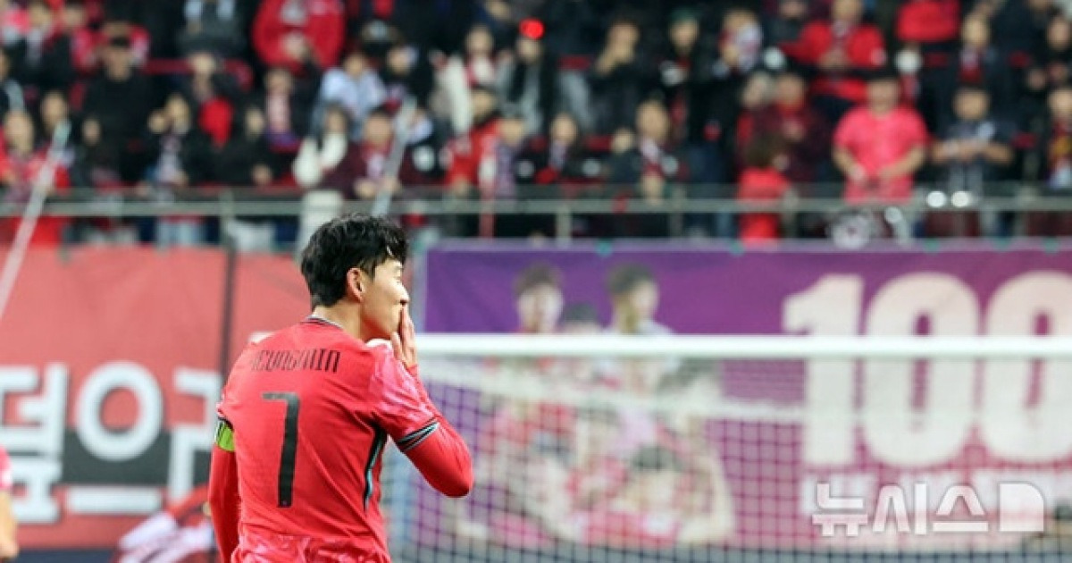 [오피셜] '평가전서 13번' 손흥민, 상징의 7번 달고 월드컵 뛴다... '이강인은 19번' 등번호 확정