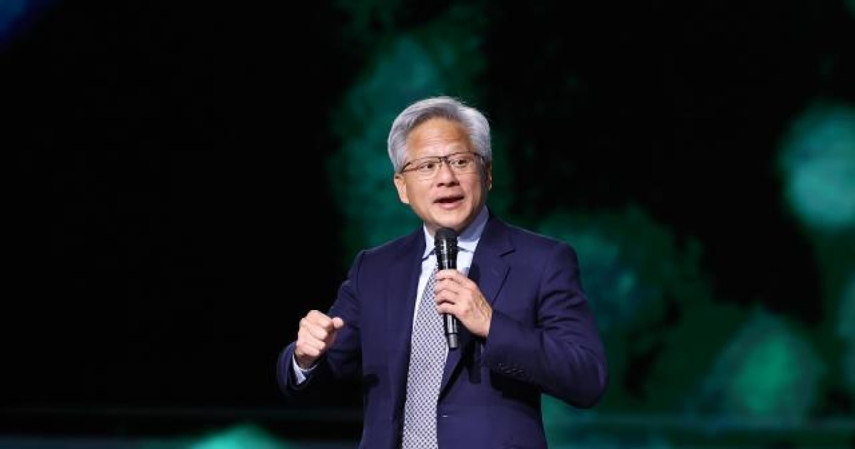 젠슨 황 만나는 네이버…소버린 AI 넘어 피지컬 AI 핵심축 부상