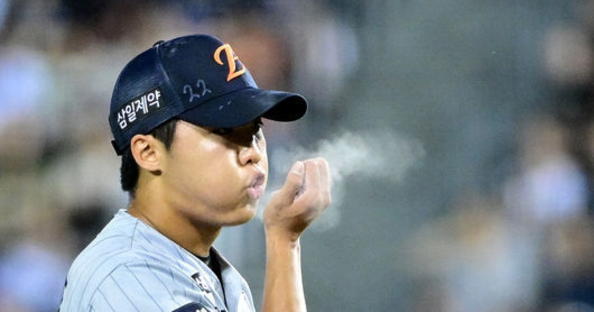 벼랑 끝 연장전에서 직구로 K-K-K 압도, 우리가 알던 정우주 봤다 [오!쎈 잠실]