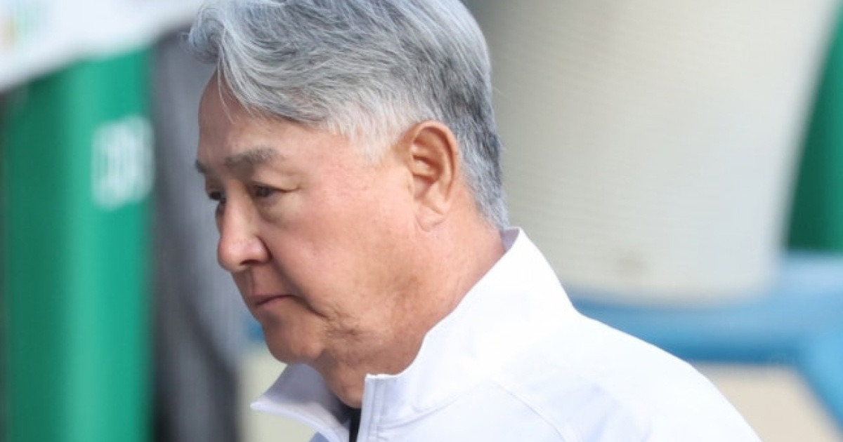 '주전 6명을 빼다니...' 김경문 한화 감독 '大파격' 라인업, 이유가 뭘까 [잠실 현장]