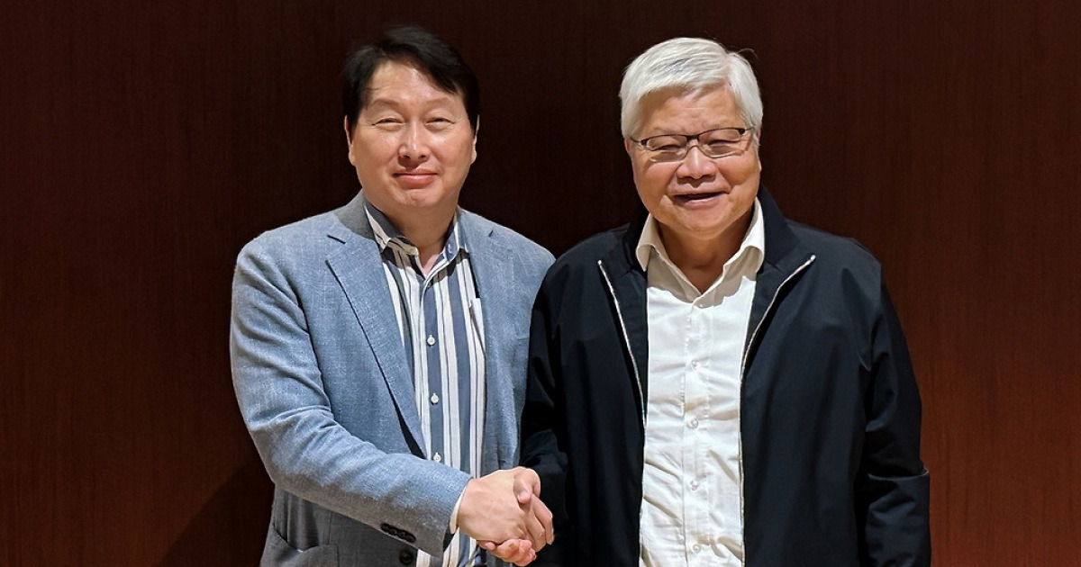 최태원, 젠슨 황 이어 TSMC 회장도 만나…AI 반도체 협력 강화