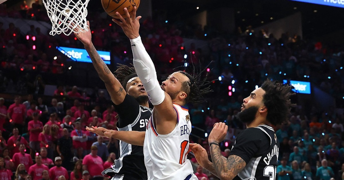에이스 브런슨 30득점…뉴욕, 적지서 NBA 파이널 먼저 1승