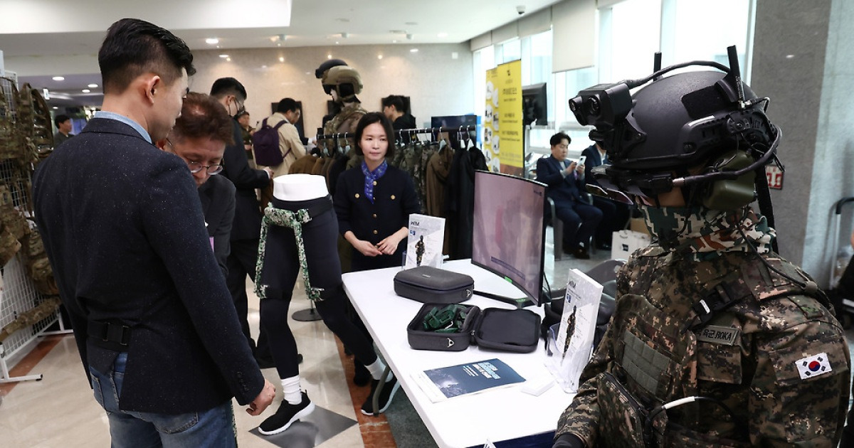 육군, 스마트폰·웨어러블 활용 AI 기반 전투보조장치 만든다