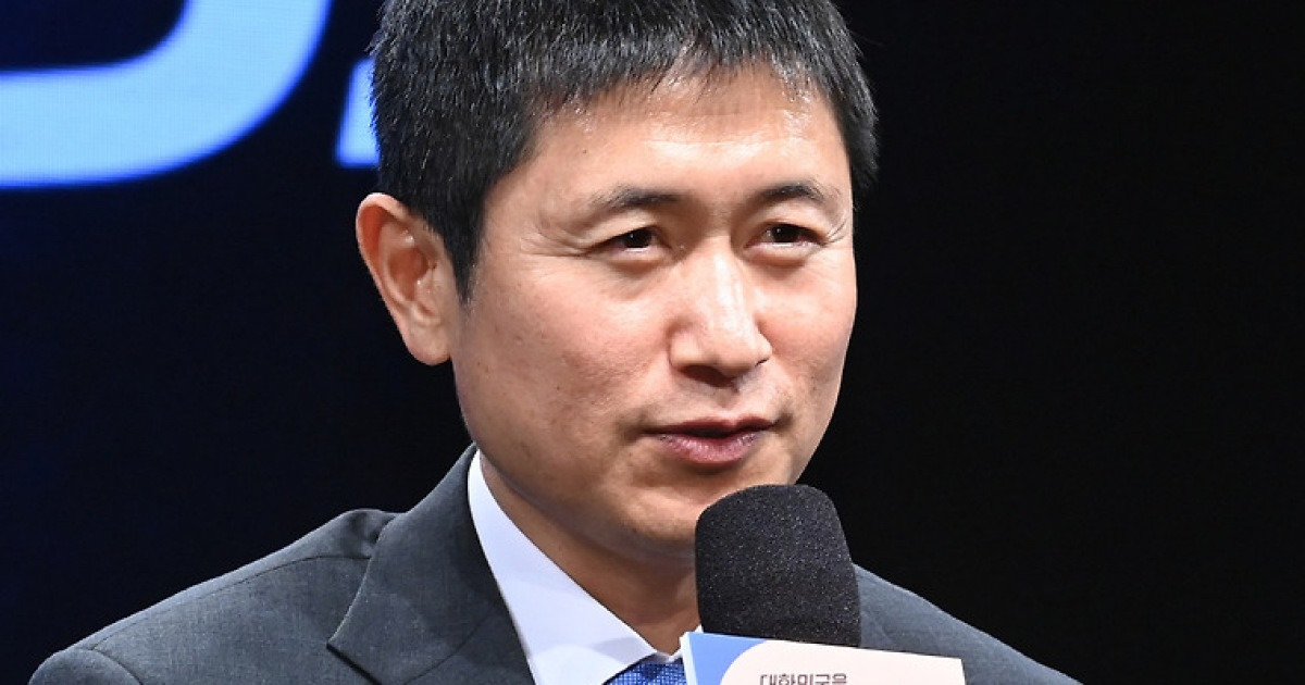 이영표 KBS 해설위원의 족집게 분석 "홍명보호 옌스 VS 체코 초우팔의 측면이 1차전 승리 승부처...체코 뒷공간 수비 약점 여전"