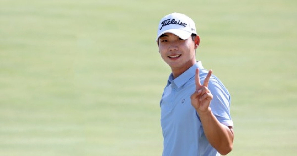 '루키' 안지민, KPGA 선수권 2R 공동 선두 도약...생애 첫 우승 도전