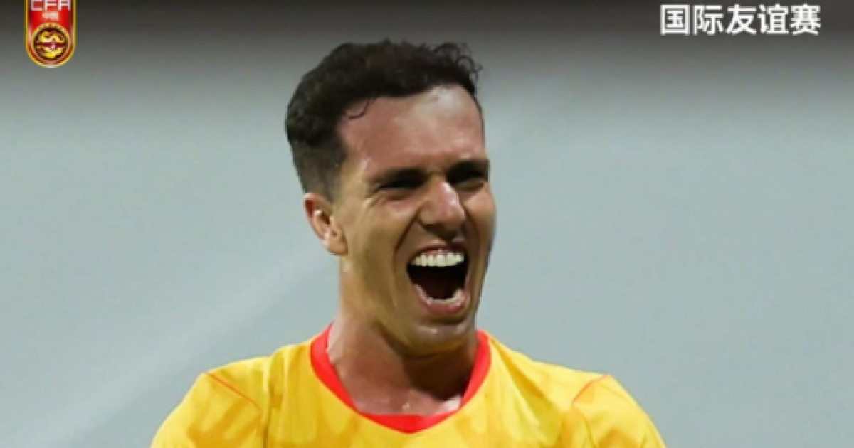 월드컵 밖 중국, 싱가포르에도 진땀...2골 먼저 넣고 2-1 신승