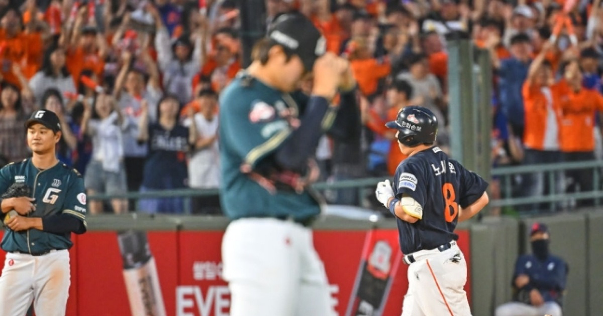 '7회까진 축제였는데' 볼볼볼→실책에 자멸, '4연속 매진' 롯데 팬들은 발길을 돌렸다 [부산 현장]