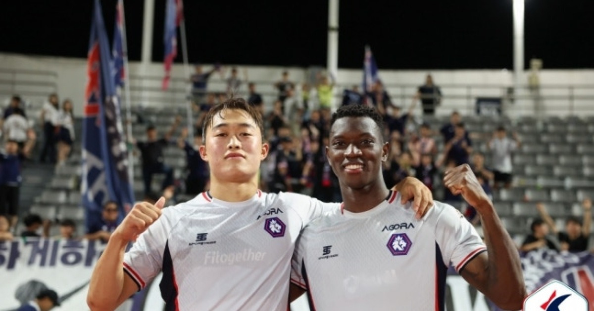 충북청주FC, 서울이랜드에 2-1 역전승…14경기 만에 시즌 첫 승