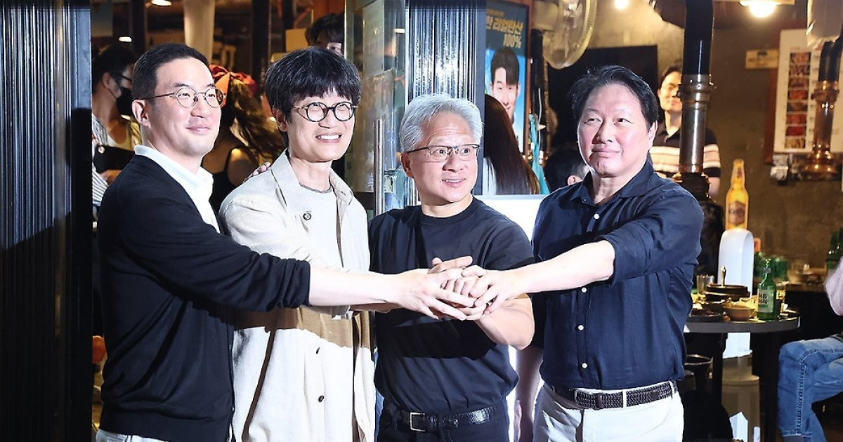 "한국은 AI투자의 위대한 미래"…피지컬 AI 동맹 만드는 젠슨황