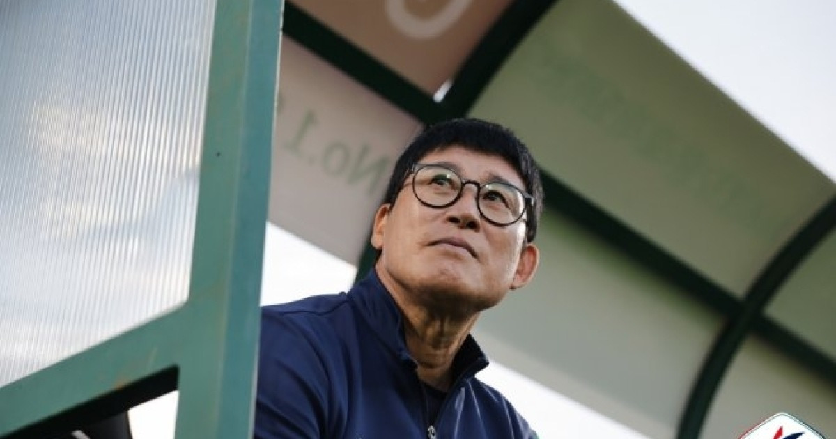 “이런 경기력으론 플레이오프 못가” 고정운 감독의 냉철한 진단···“전반기 점수는 60점” [MK인터뷰]