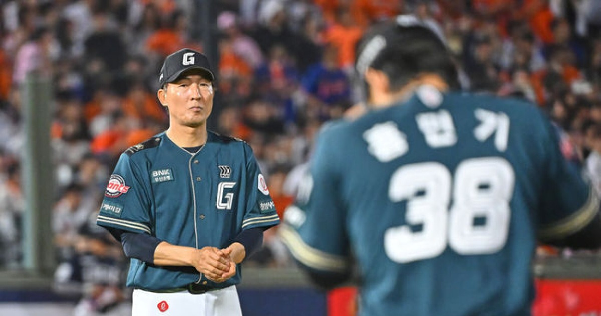 '4연패' 롯데 또 코치 이동, 김현욱 코치 5일 만에 다시 2군행...왜 조원우-김상진 코치는 2군에서 사라졌을까