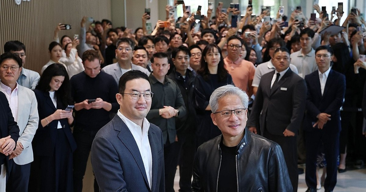 젠슨 황 "LG와 로보틱스 협력 매우 중요…AI는 이제 시작"