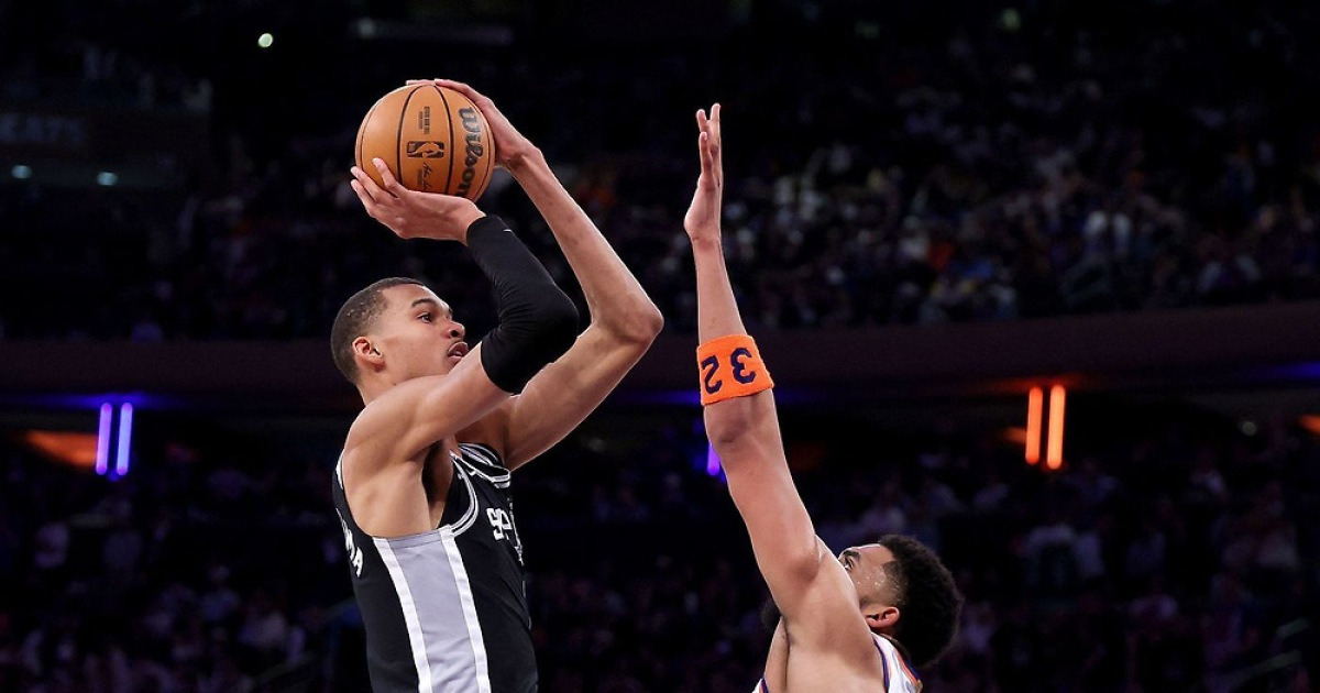 트럼프 NBA 파이널 '직관'…샌안토니오, 2연패 뒤 1승 반격
