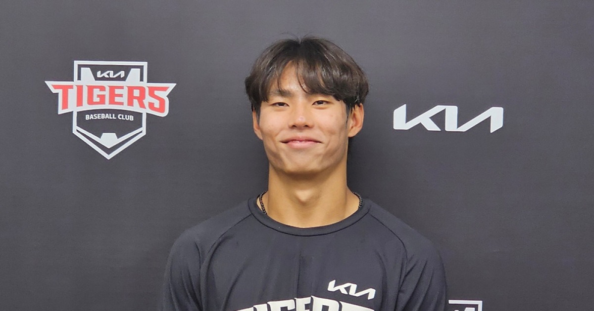 KIA 외야는 화수분? "신인같지 않다" 폭풍칭찬 → 19세 김민규도 터질까…"김도영 형처럼 뜨거운 환호 듣고파" [인터뷰]