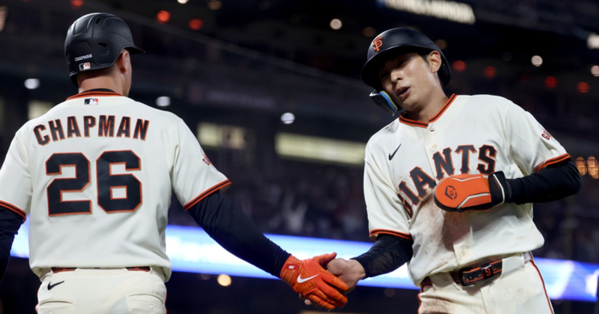 ‘또 4안타’ 이정후, 韓 MLB 최다 연속 안타 타이… 내셔널리그 타율 2위에
