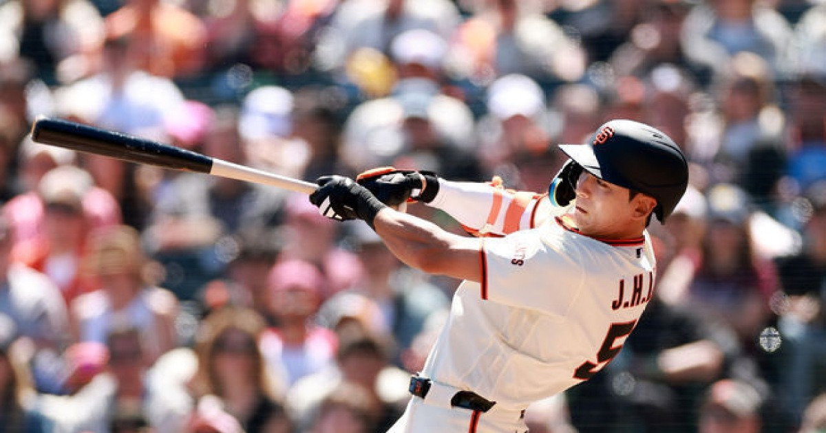 "MLB에서 가장 뜨거운 타자" 美 매체 극찬…이정후, 16G 연속 안타 폭주