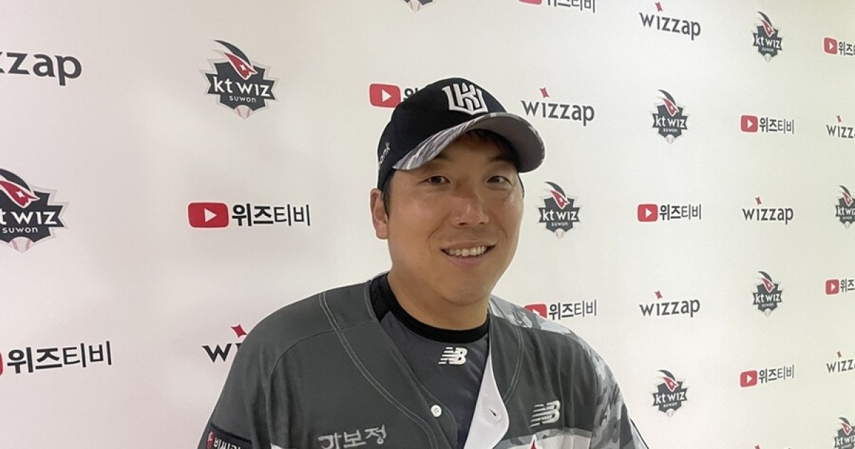 "속이 다 시원하다" 가슴 친 김현수 후배들, 한 풀었다?…물 폭탄에 샴푸 범벅까지 무슨 일일까
