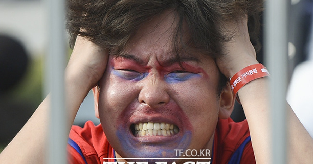 위기의 한국축구, '체코전 쾌승'이 반전 열쇠다 [이영규의 비욘더매치]