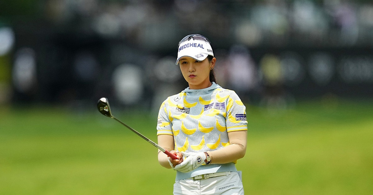 아, KLPGA 투어 대회가 아닌데…박현경, 거리측정기 사용으로 실격