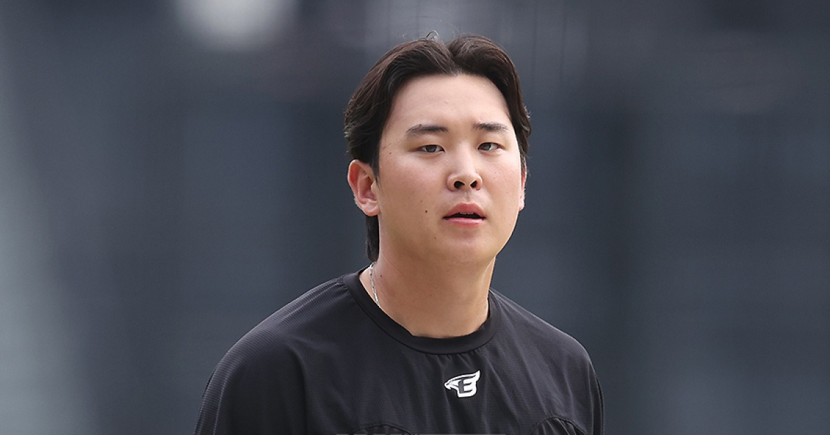 도대체 왜? 한화가 골든글러브 수상자 2군으로 보낸 이유는 뭘까…"선수들이 지칠때 도움이 될 것"
