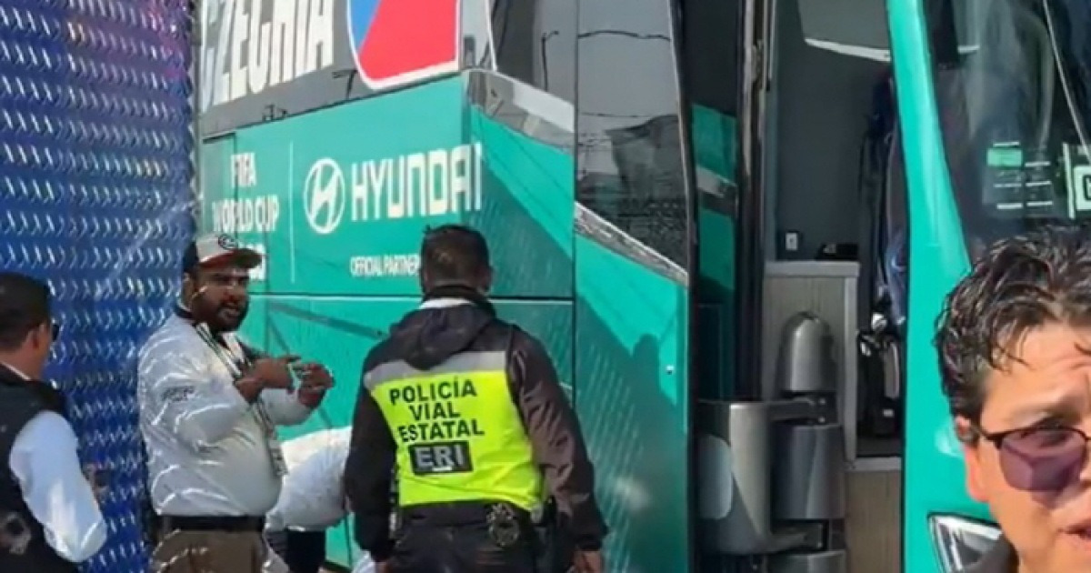 하늘이 홍명보호 돕는다...체코, 과달라하라 도착 후 깜짝 사고 발생 "훈련장 입구에 막혀, 선수단 먼 거리 걸어서 이동"