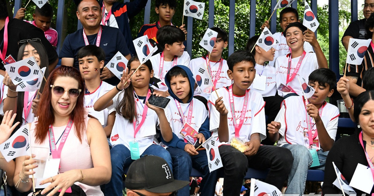[멕시코시티ON]"한국이랑은 1대1 비길 것 같다"…축구 스코어도 양보, 멕시코는 지금 '아이 러브 코리아!'
