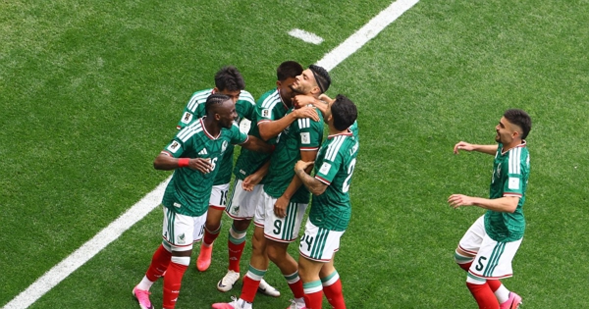 '레드카드' 속출…'남아공 2-0 격파' 멕시코, 핵심 자원 한국전 못 뛴다