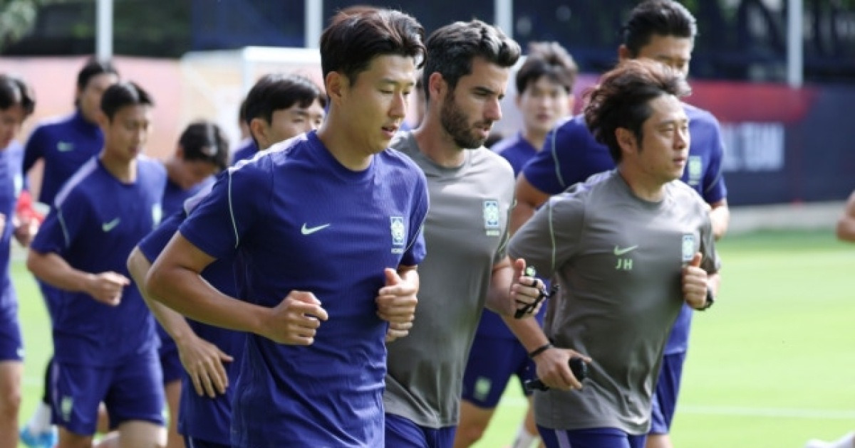 "한국·체코 경기는 동전 던지기" 1차전 초박빙 전망... 예상 스코어는 1-1 무승부