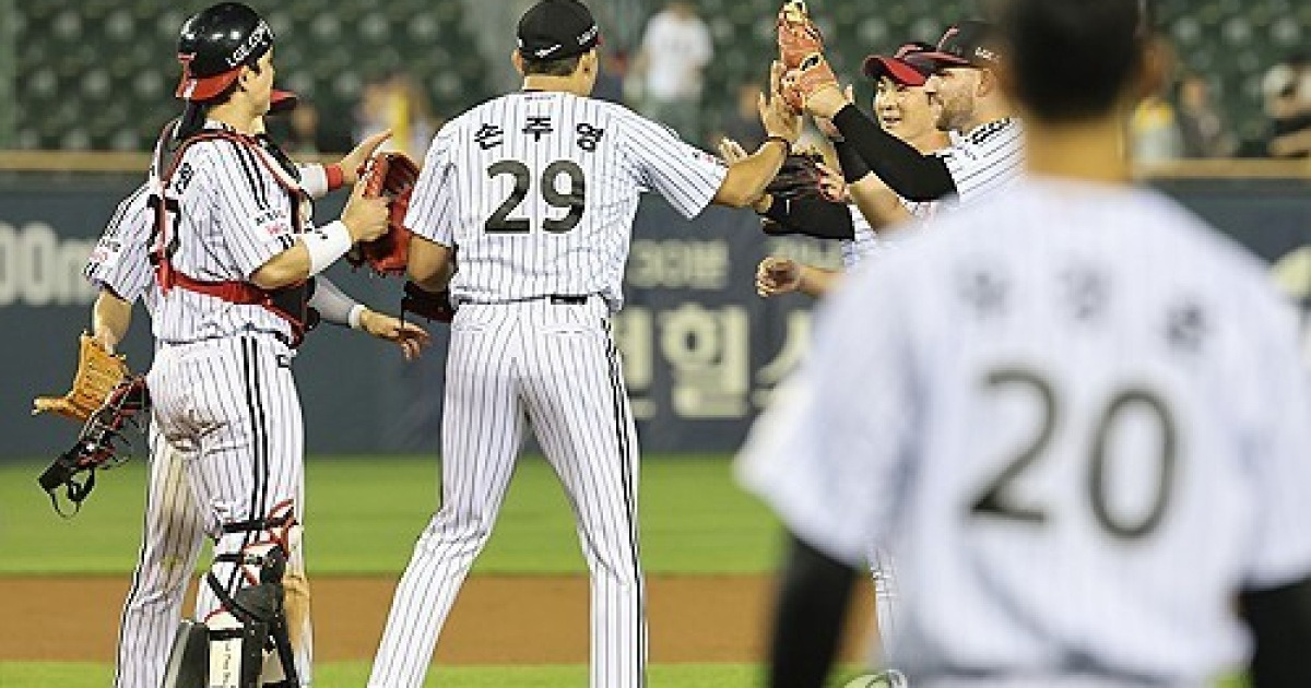 40승 가장 먼저 밟았다! LG, 불펜 총력전으로 선두 질주