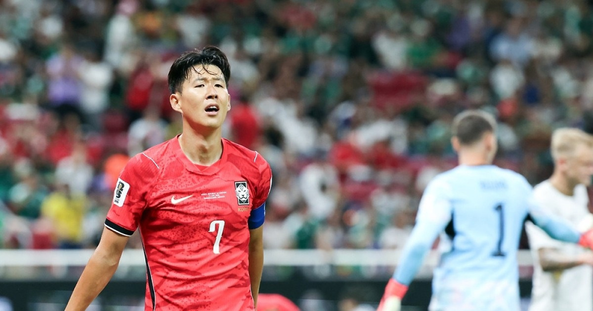 "손흥민은 악몽이었다…한국, SON 빠지고 최고의 경기력" 美 월드컵 중계사도 韓 에이스 부진 조명…"그래도 토너먼트에선 필요"
