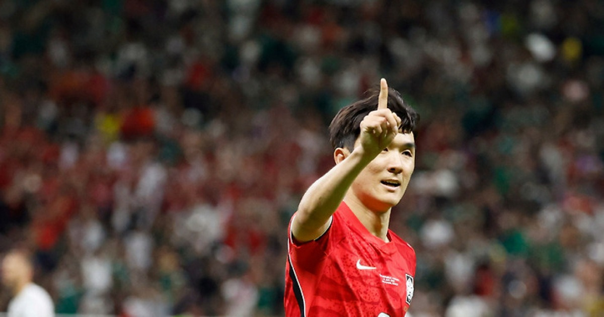 '나 홀로' 비주류 브랜드 흰색 축구화 신고 체코 씹어먹은 황인범[체코전]