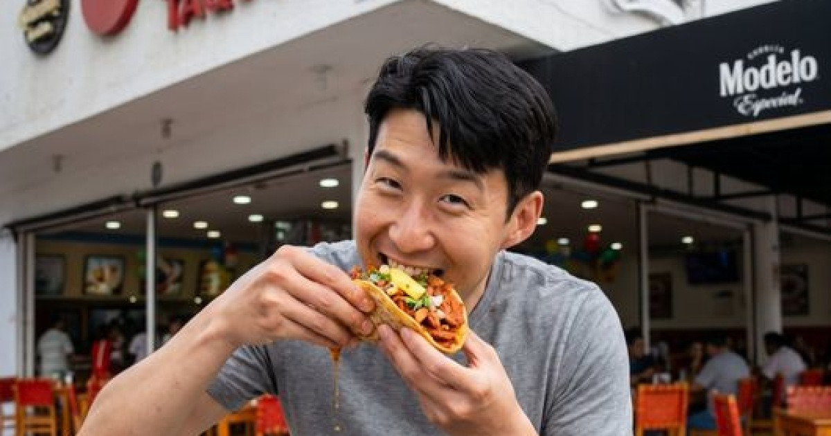 "SON이 팁 주고 갔어요!" 손흥민 '타코 먹방'에 멕시코 난리 났다...웨이터 인터뷰까지 화제 "사인 유니폼 받았다"