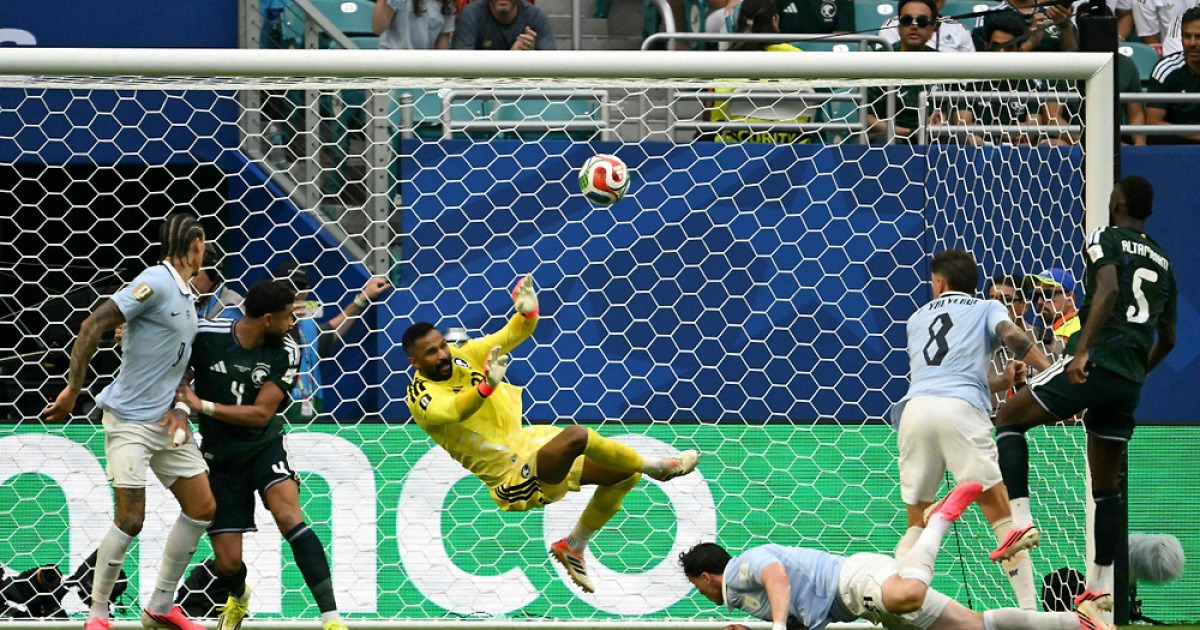 '그 시작은 한국이다' 英 BBC, 아시아 축구 5전 2승3무 무패행진 주목..사우디 수문장 알 오와이스 총 9회 선방쇼→우루과이와 1대1 무승부