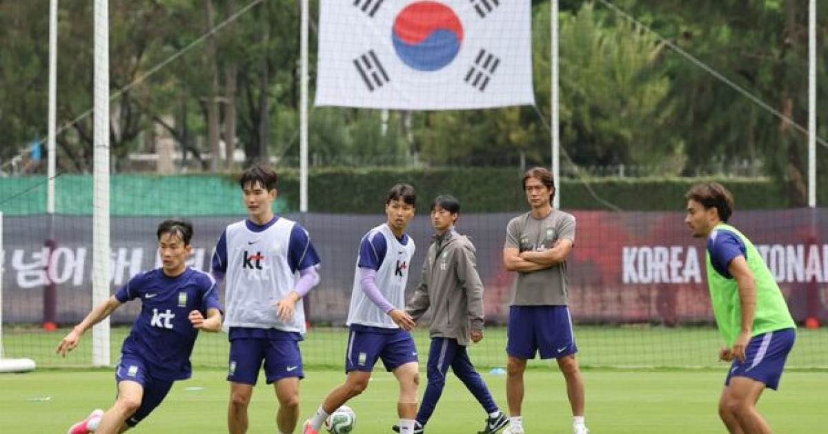“2차전도 반드시 잡겠다” 홍명보호 빗속 훈련