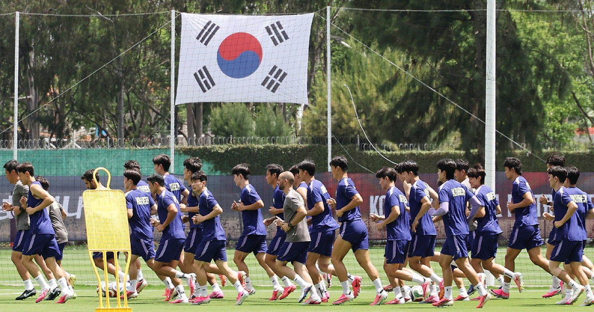 홍명보호, 완전체 훈련…멕시코전 맞춤 전술 준비
