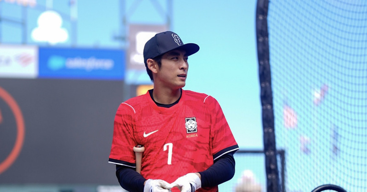 '손흥민 유니폼' 입고 등장한 '바람의 손자' 이정후&hellip; 축구 대표팀 깜짝 응원