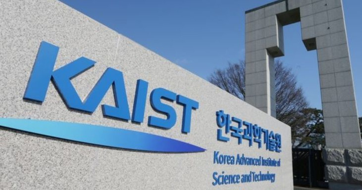 "한국가서 AI 공부할래요"...'美수능 만점·전국 수석' 베트남 여고생, 카이스트 선택