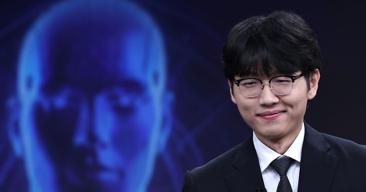 ‘신공지능’의 승리…집요한 추격 뿌리친 신진서, AI에 설욕했다