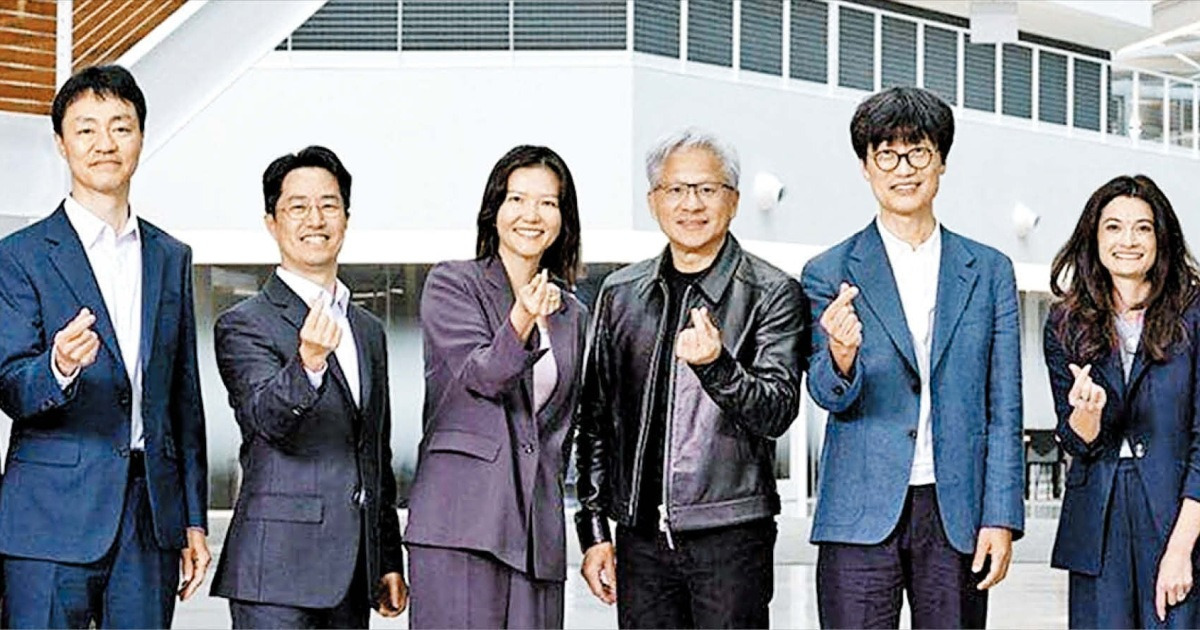 네이버 3대 주주 된 엔비디아… 세종 AI 데이터센터 함께 짓는다