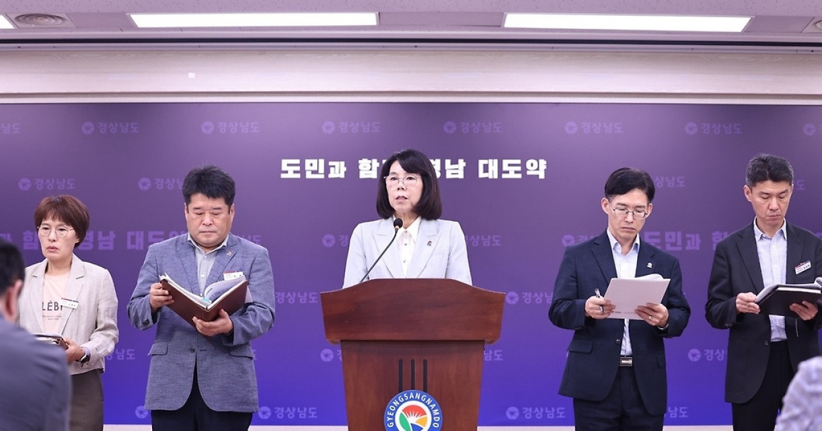 로봇이 보고 판단해 일하는 공장…경남, 21조 원 승부수