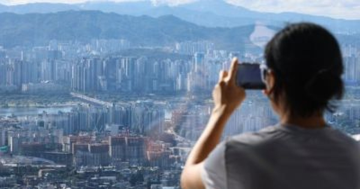Latest News Updates from Major Korean Media Outlets
