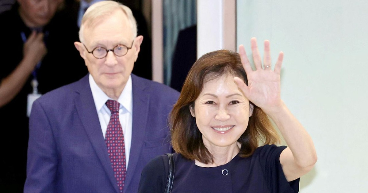 The Rise of ‘1+1 Diplomacy’: Ambassador Steel’s Unique Partnership