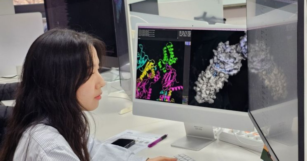 AI가 신약 찾고 로봇이 실험…'스스로 진화하는 실험실' 만든다