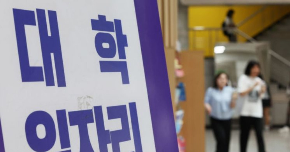 청년 일자리 19만개 사라졌다…절반은 'AI 고노출' 업종