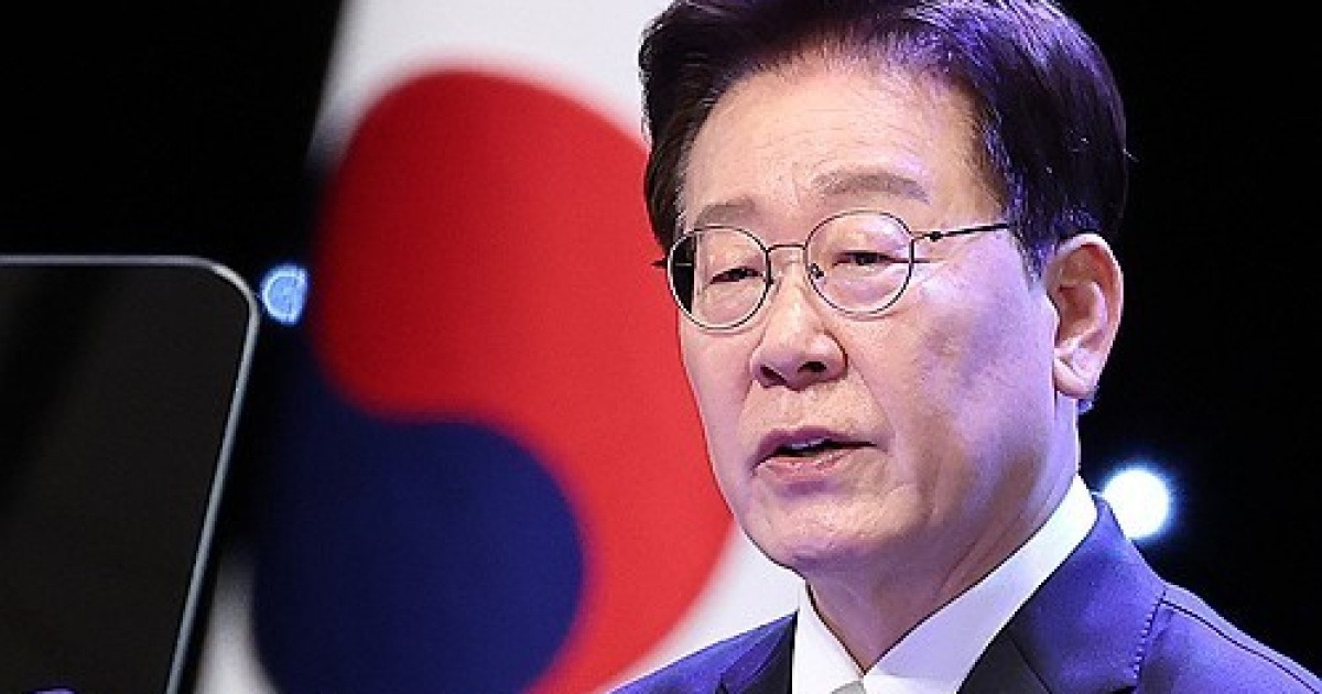 [인&아웃] 구심점 없는 야당, 개헌카드 꺼낸 대통령