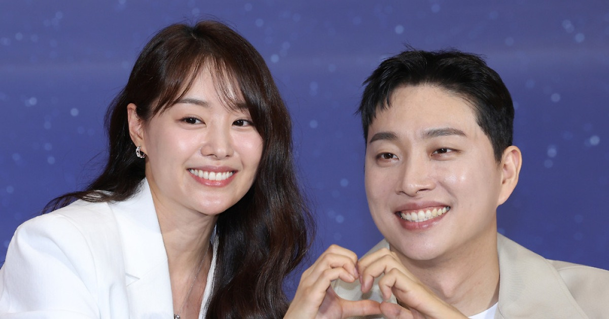 박위의 아내 가수 송지은 공식 행사 사진