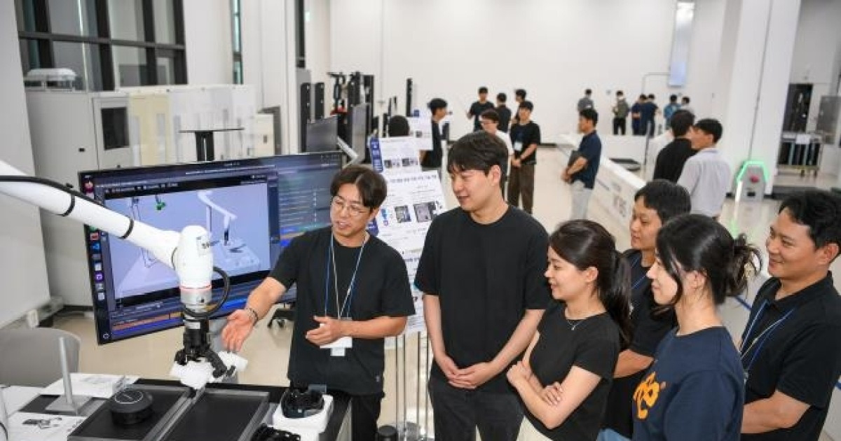 현대모비스, AI·로봇 기반 제조 신기술 40여종 공개