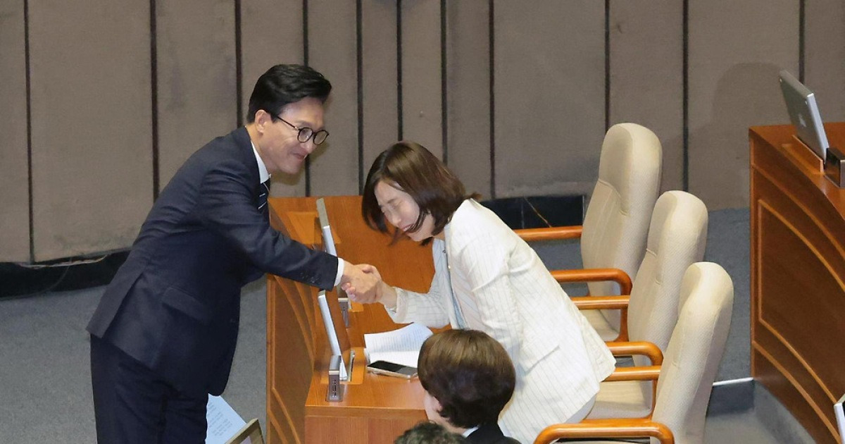 김민석 '현실가능 개헌 추진, 권력구조 개편 국민 원하는 선까지'